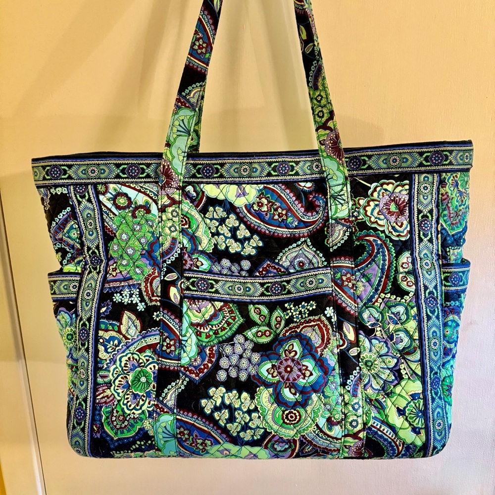 Vera Bradley Blue Rhapsody Get Carried Away Zip Tote Large Retired Print